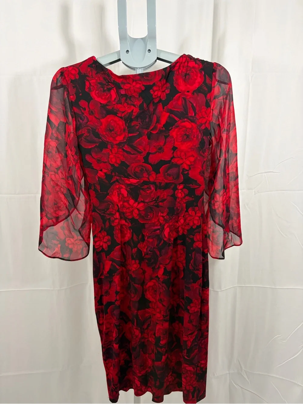 NWT Connected Apparel Women’s Size 4 Red Black Floral Sheath Dress